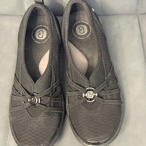 Bzees Lifestride Women's Black Slip-On Loafers Sz 7. EUC